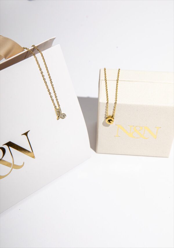 G mini Initial necklace 813 pic 2
