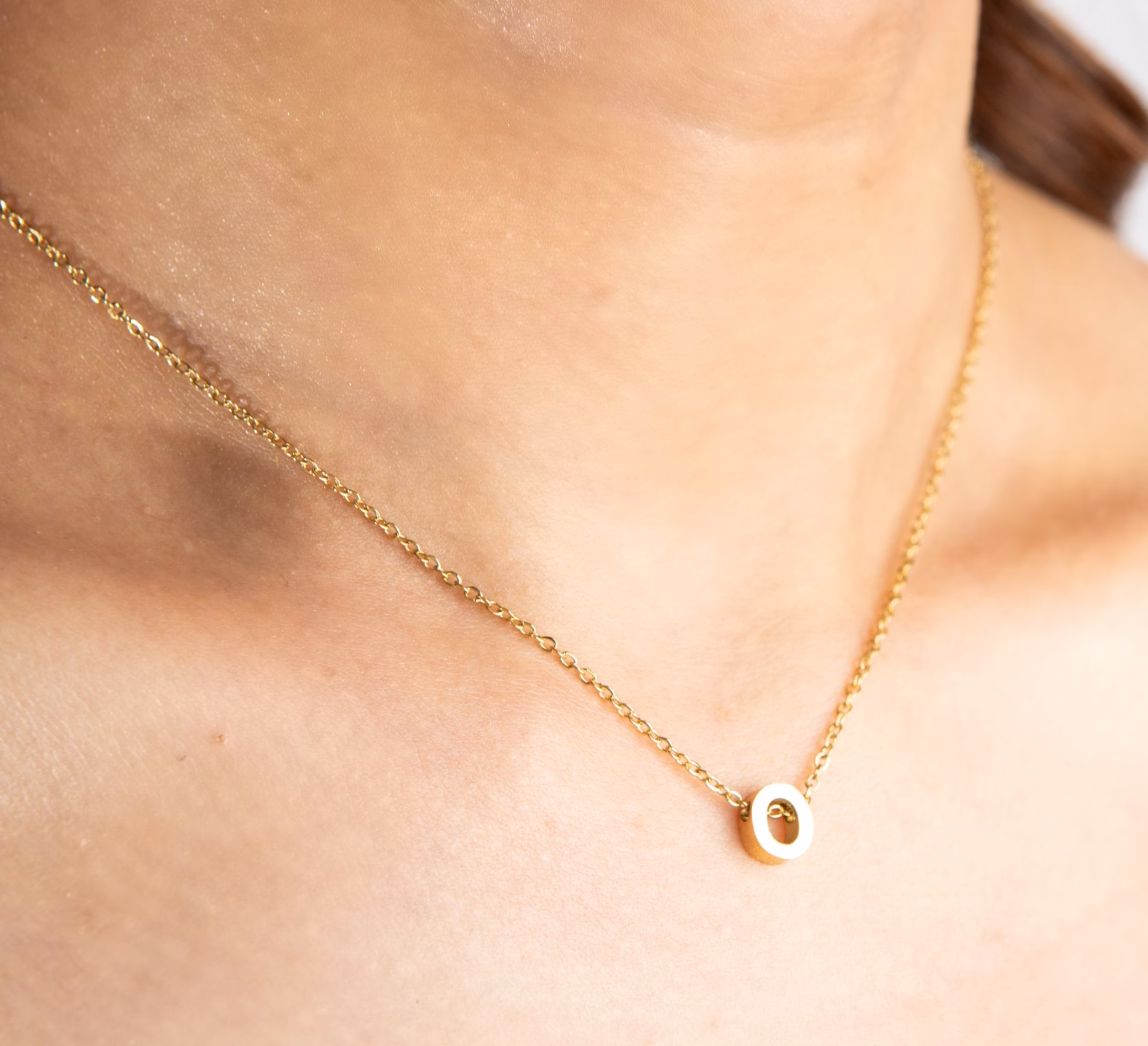 O mini Initial necklace 820 pic 1