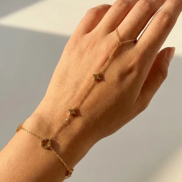 Clover Hand Chain
